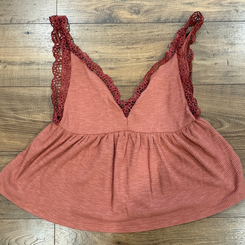 Umgee NWT Women's V Neck Babydoll Tank Top Large Lace Eyelet Trim Sz L Blouse